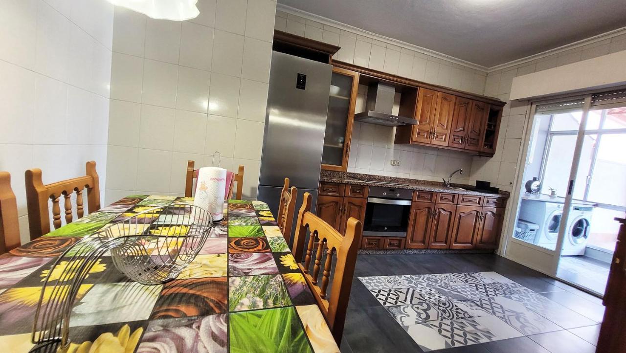 El Hogar De Todos Apartment Ourense Bagian luar foto
