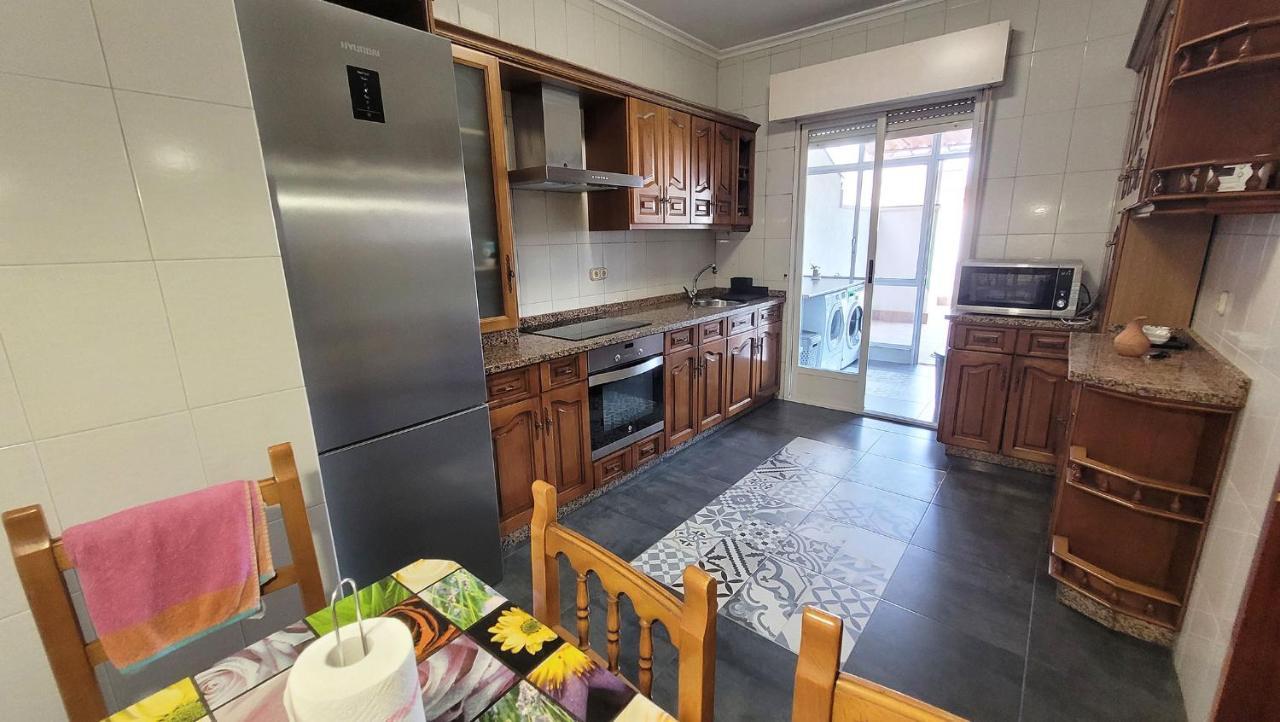 El Hogar De Todos Apartment Ourense Bagian luar foto