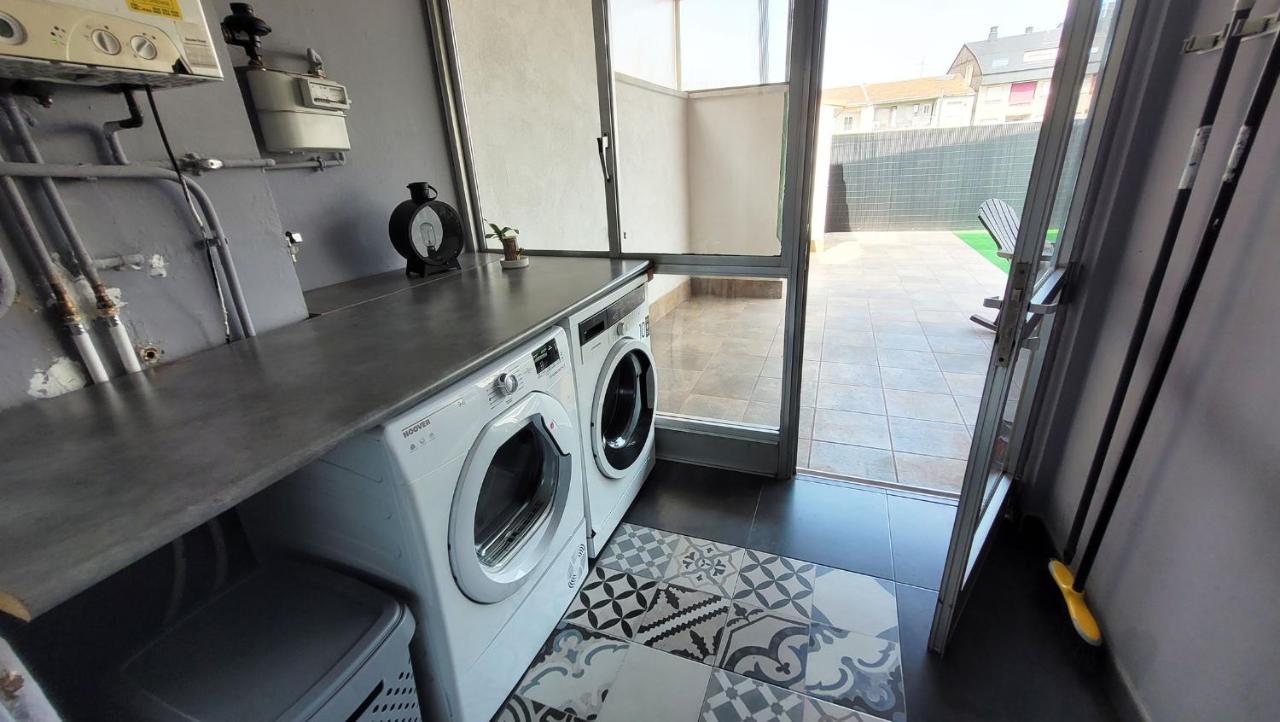 El Hogar De Todos Apartment Ourense Bagian luar foto