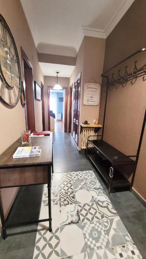 El Hogar De Todos Apartment Ourense Bagian luar foto