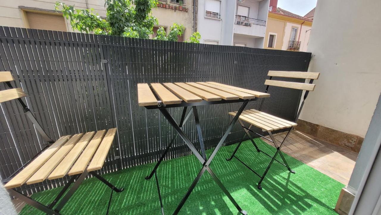 El Hogar De Todos Apartment Ourense Bagian luar foto