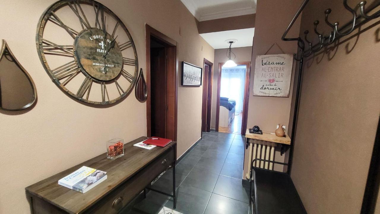 El Hogar De Todos Apartment Ourense Bagian luar foto