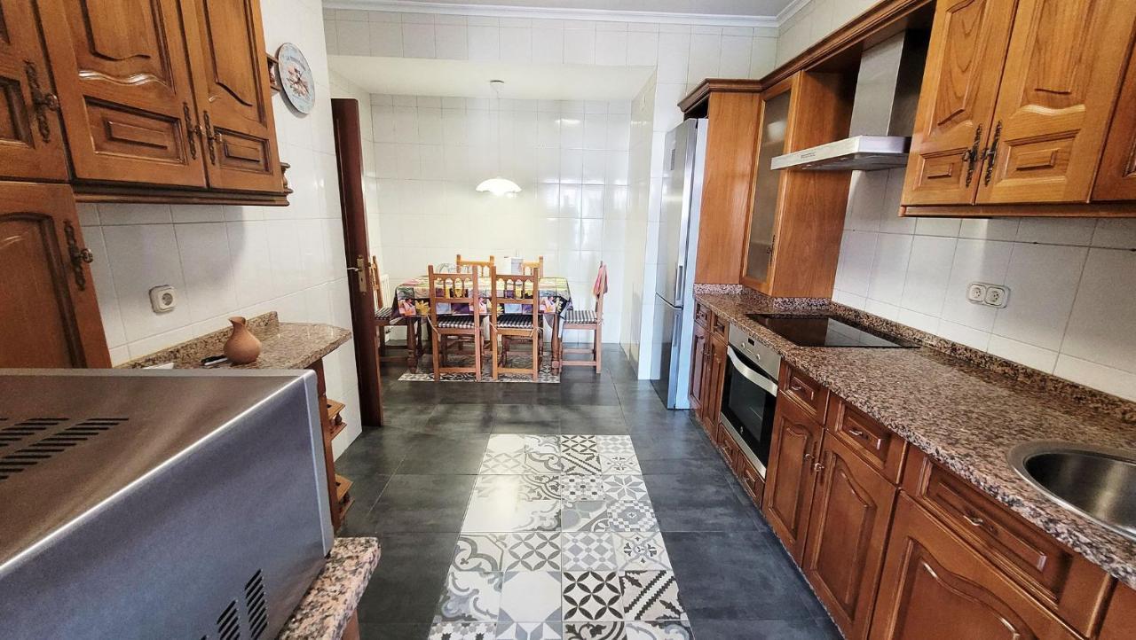 El Hogar De Todos Apartment Ourense Bagian luar foto